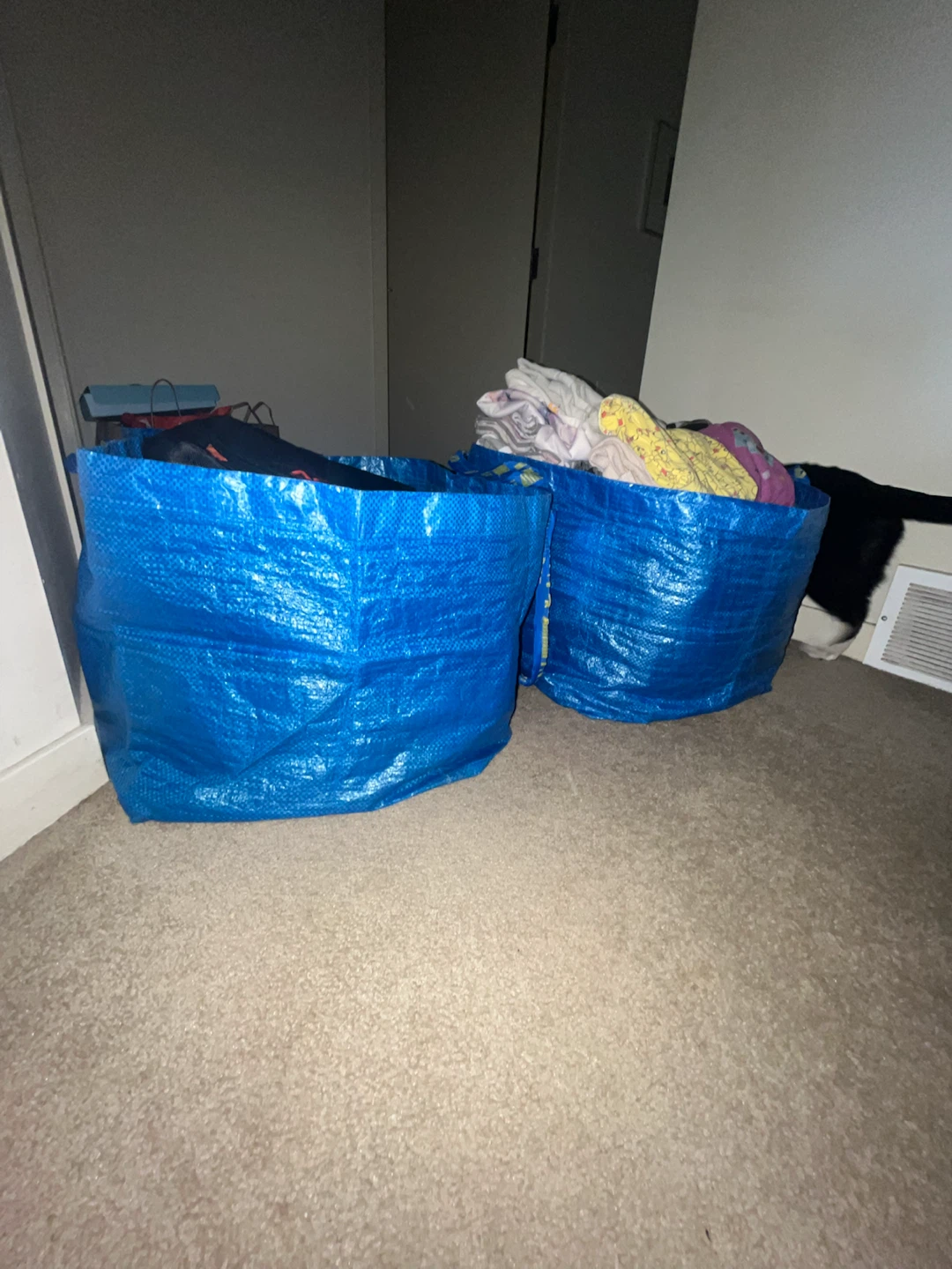 Two bags full of clothes and accessories - photo 2