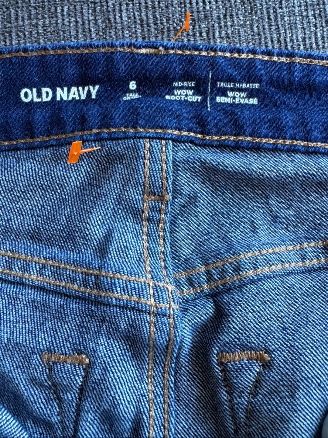 Old Navy Mid-Rise Wow Boot-Cut Jeans Size 6 Tall
