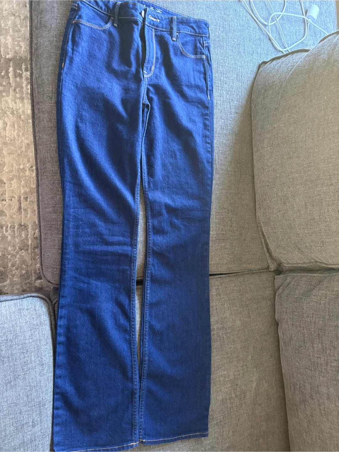 Old Navy Mid-Rise Wow Boot-Cut Jeans Size 6 Tall - photo 2