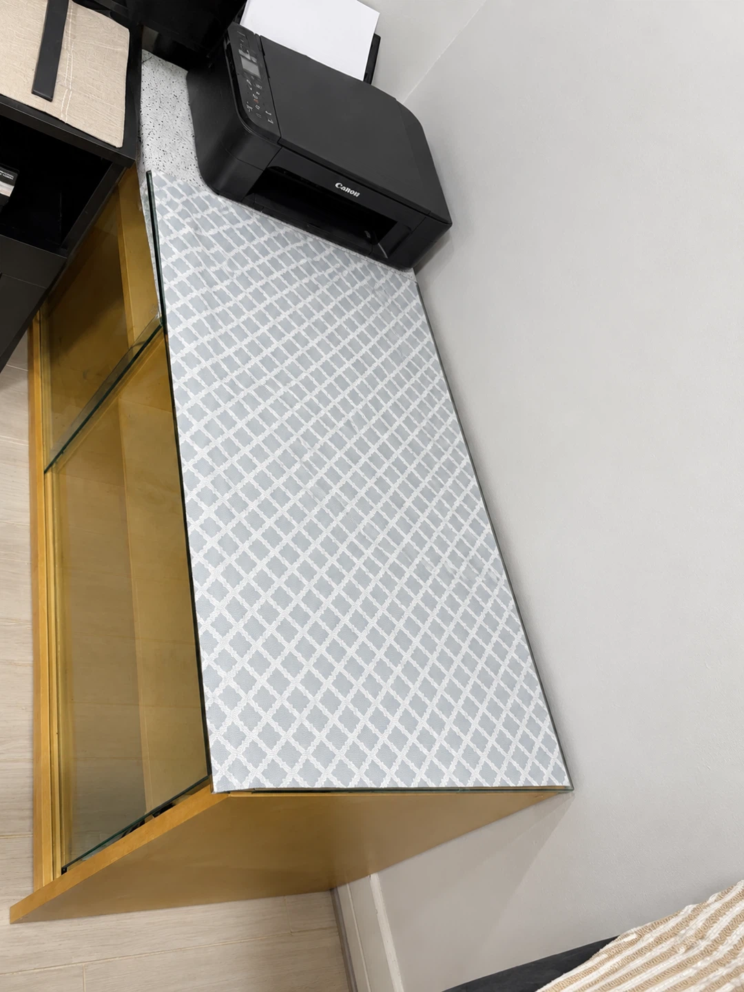 ✨ Stylish Glass & Wood TV Stand – Perfect for Home Office ✨