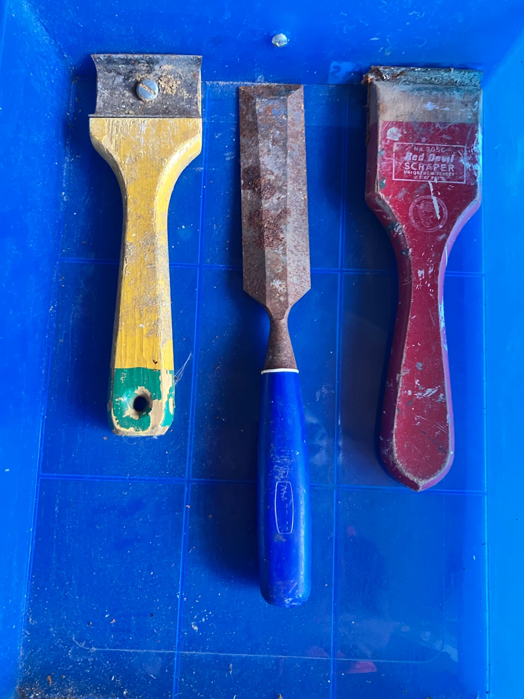Set of 3 Vintage Scrapers and Chisel - photo 2