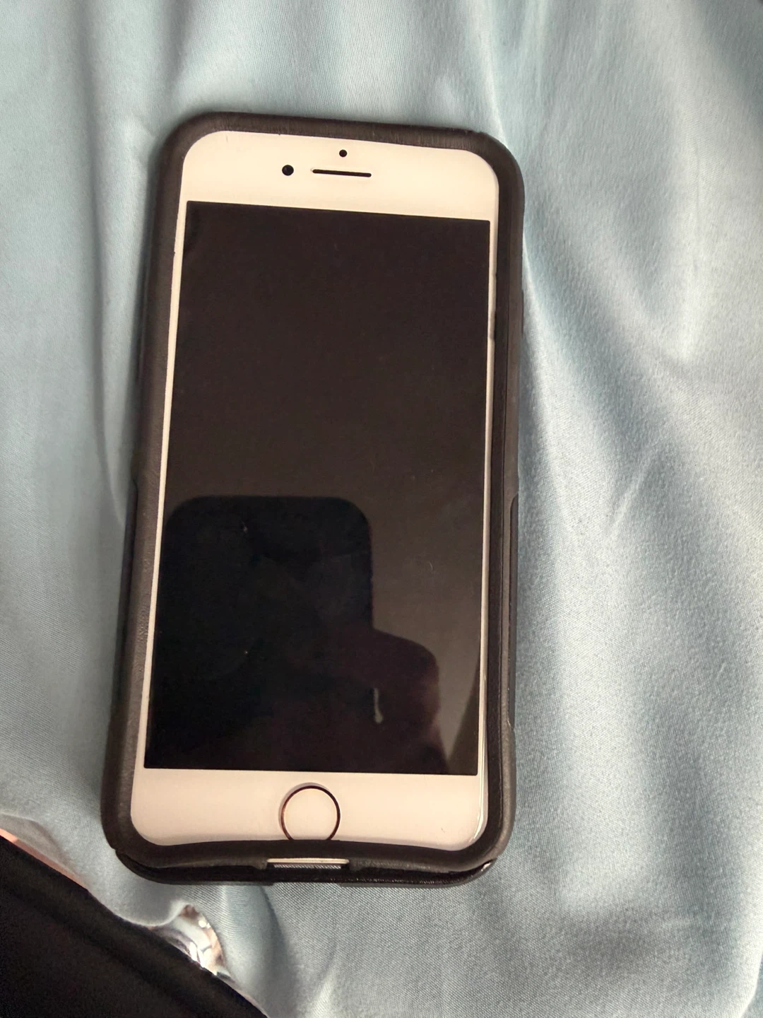 Black OtterBox Case and iPhone 7 or 8