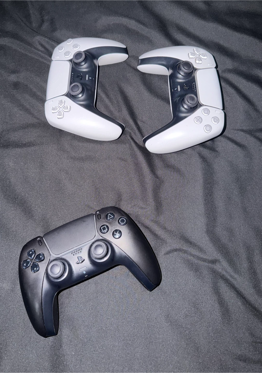 PlayStation 5 DualSense Controllers and Charging Station - photo 3