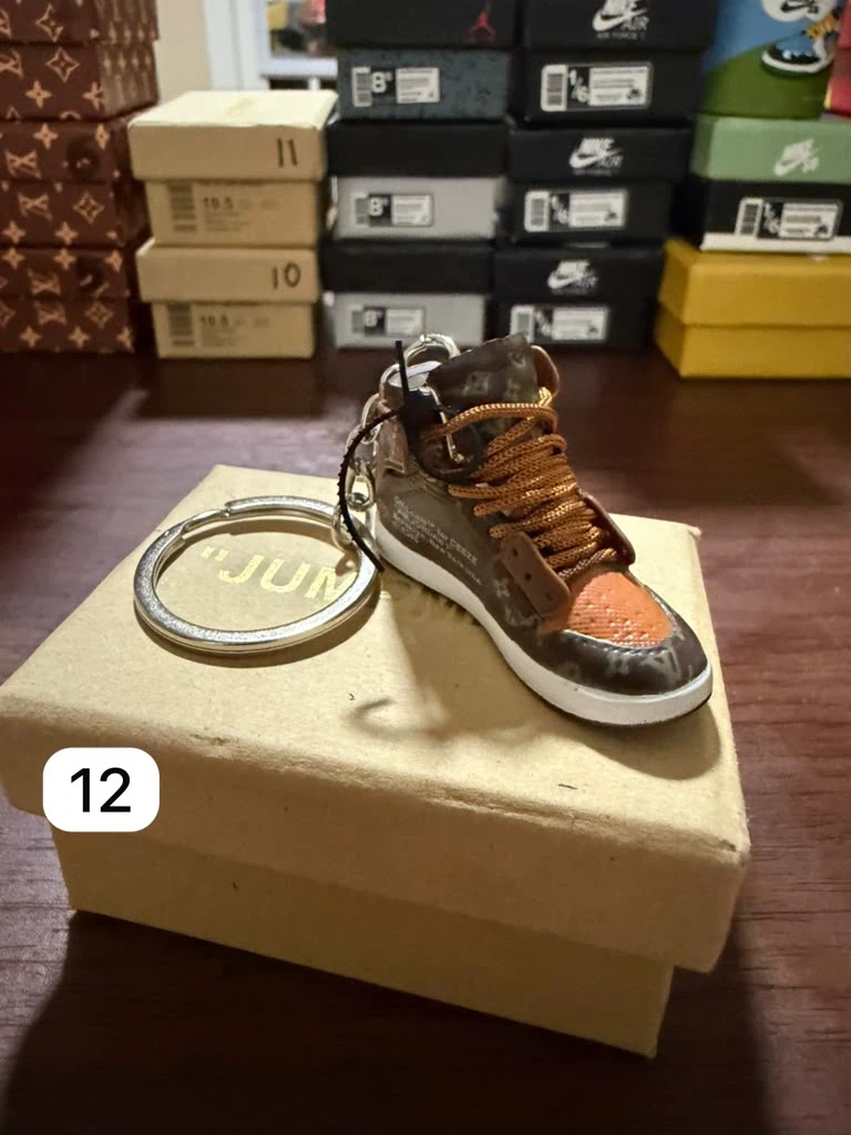 Nike Air Jordan Sneaker Keychains - photo 2