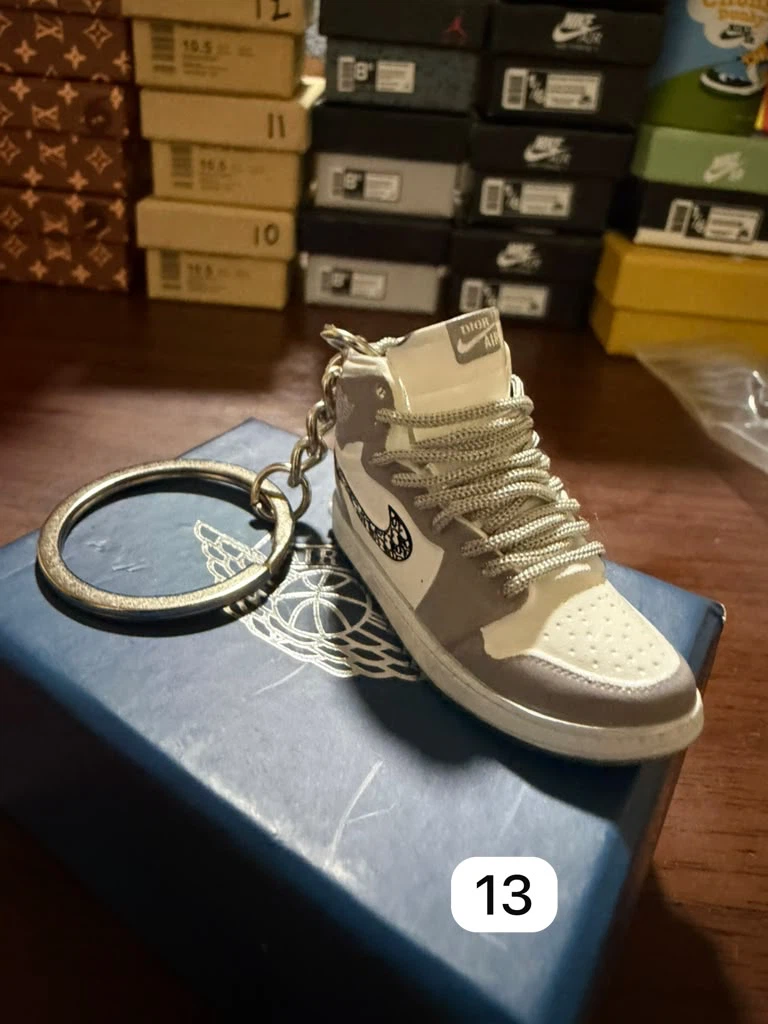 Nike Air Jordan Sneaker Keychains - photo 3