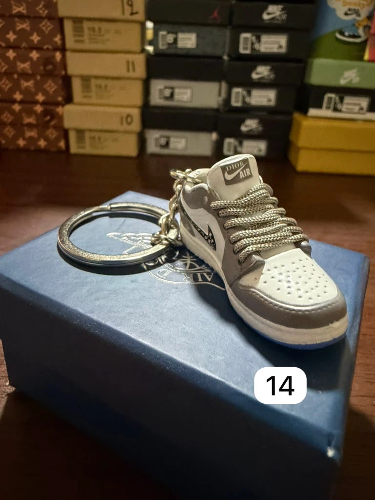 Nike Air Jordan Sneaker Keychains - photo 4