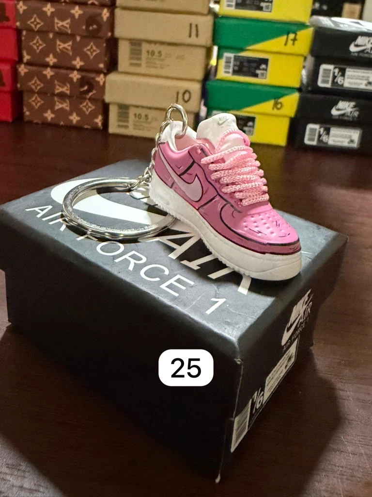 Miniature sneaker keychains - photo 5