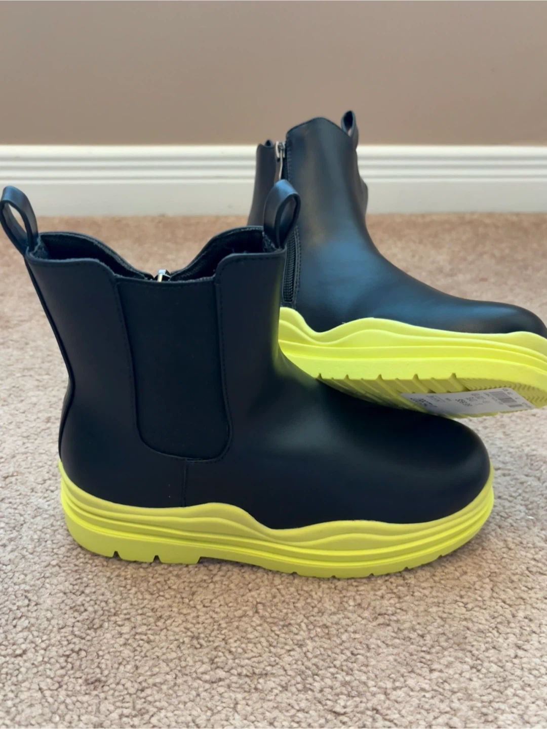 NEW, BeBo Kids Waterproof Chelsea boots, size 5. - photo 4