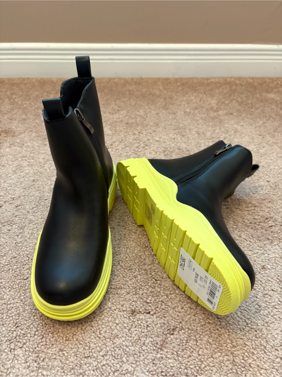 NEW, BeBo Kids Waterproof Chelsea boots, size 5. - photo 5