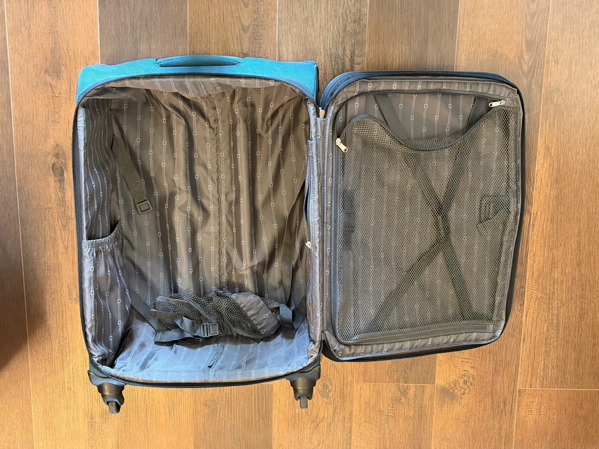 DELSEY Softside Expandable Luggage (Checked Bag) - photo 4