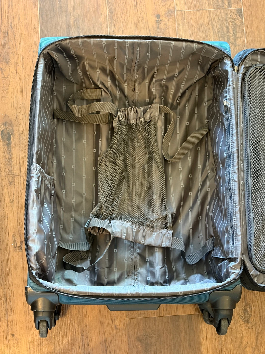 DELSEY Softside Expandable Luggage (Checked Bag) - photo 5