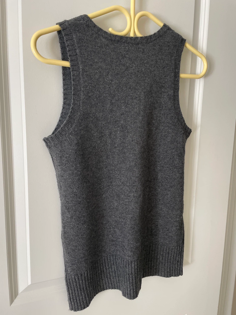 Smart Set grey cable knit sweater vest - photo 3