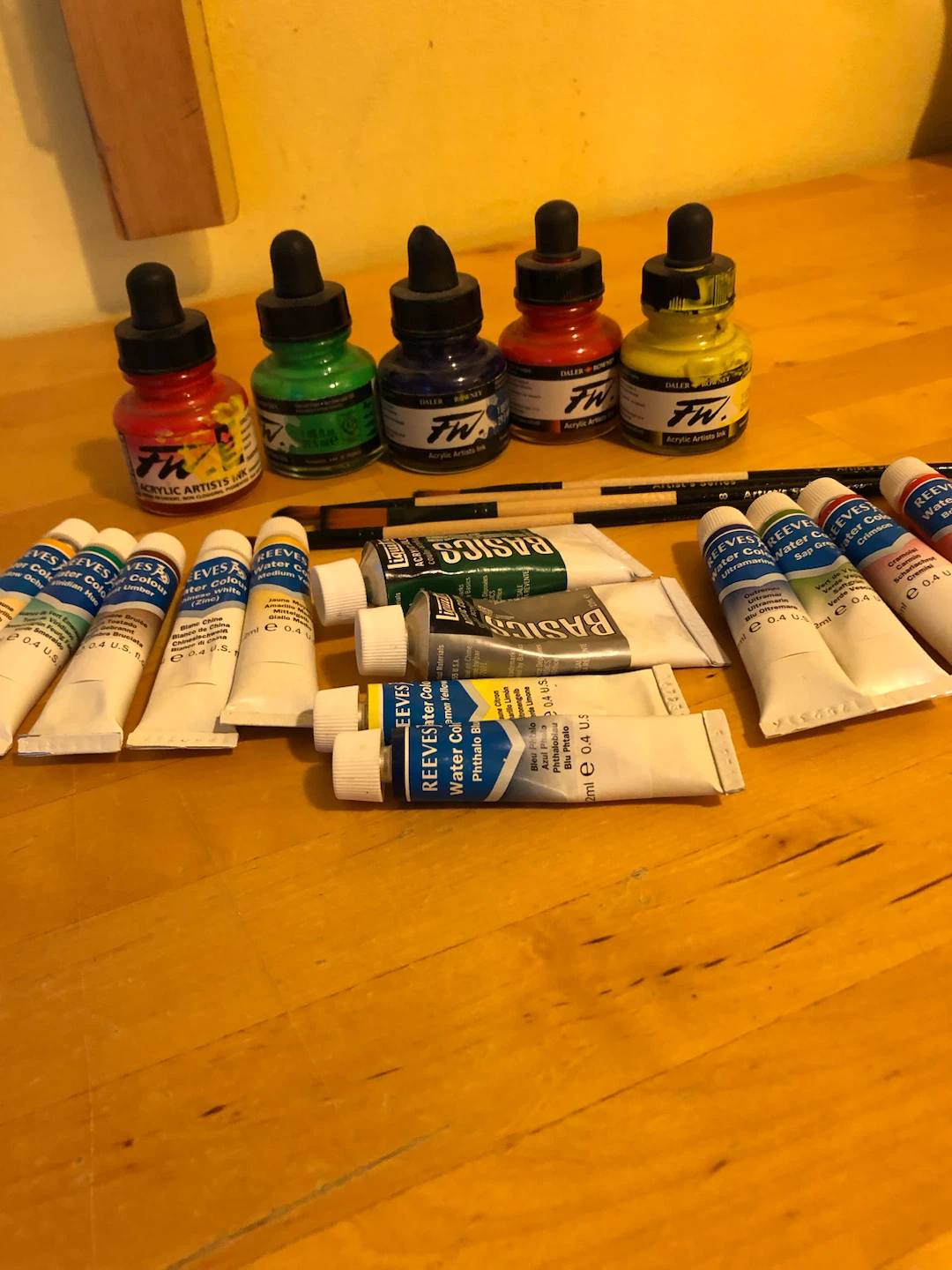 Assorted Paint Set with Brushes