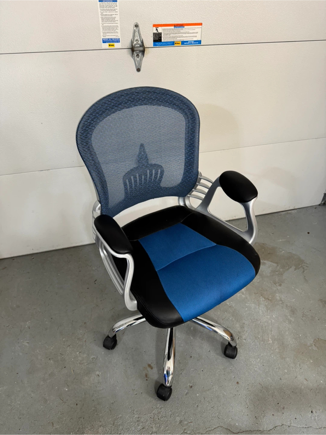 Staples Blue and black mesh office chair