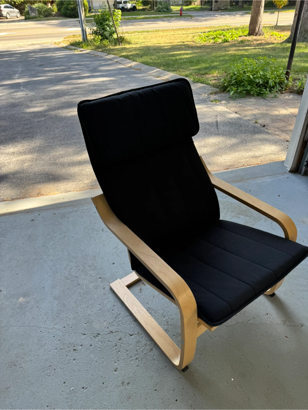IKEA POÄNG Armchair with Black Cushion - photo 2