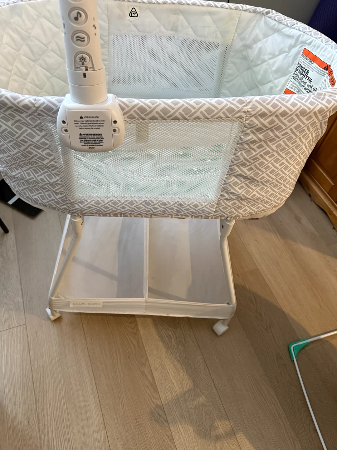 Delta Children Baby Bassinet - photo 3