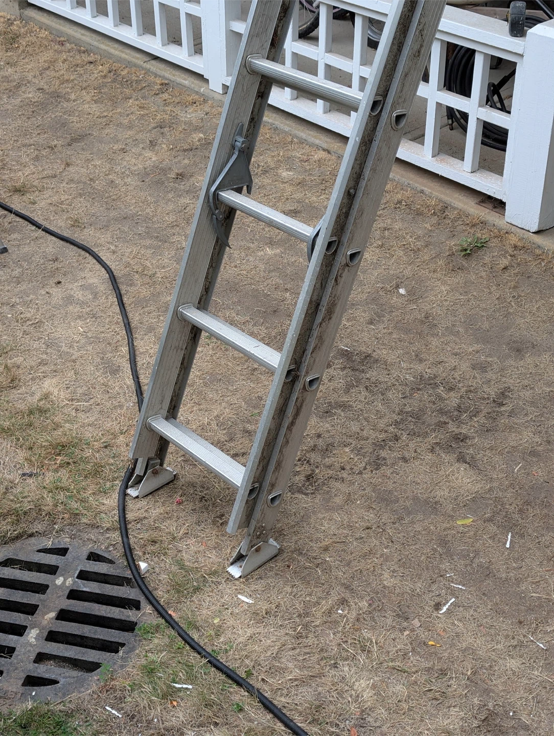 Aluminum Extension Ladder - photo 3