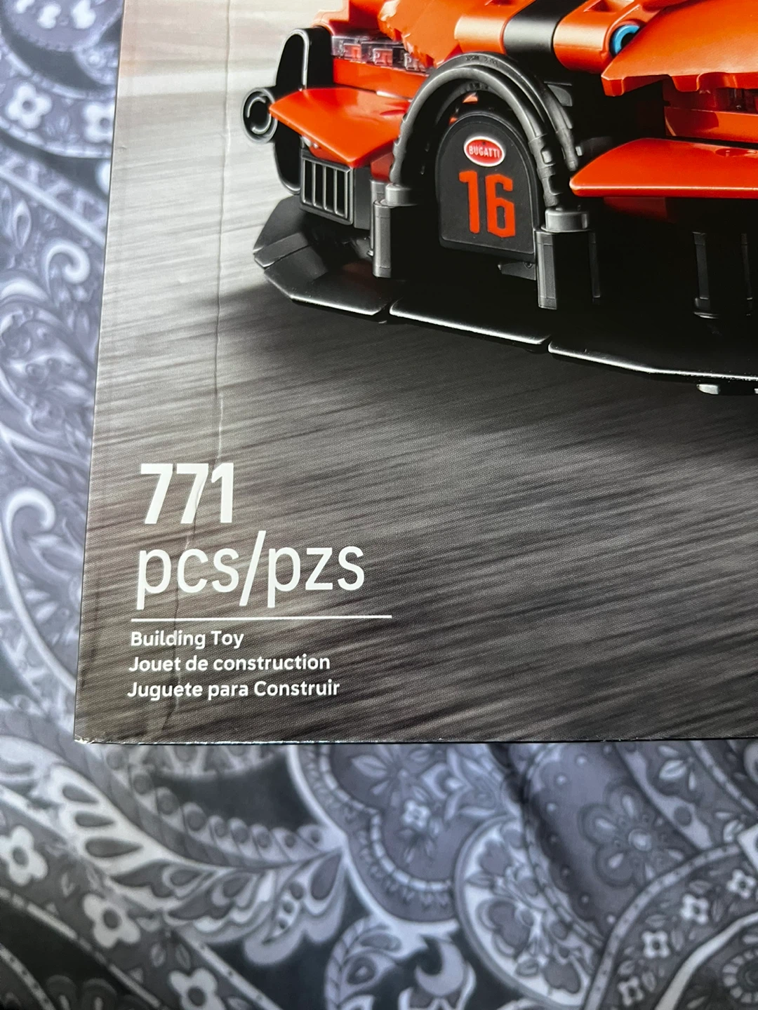 LEGO Technic Bugatti Chiron Pur Sport 42222 - photo 3