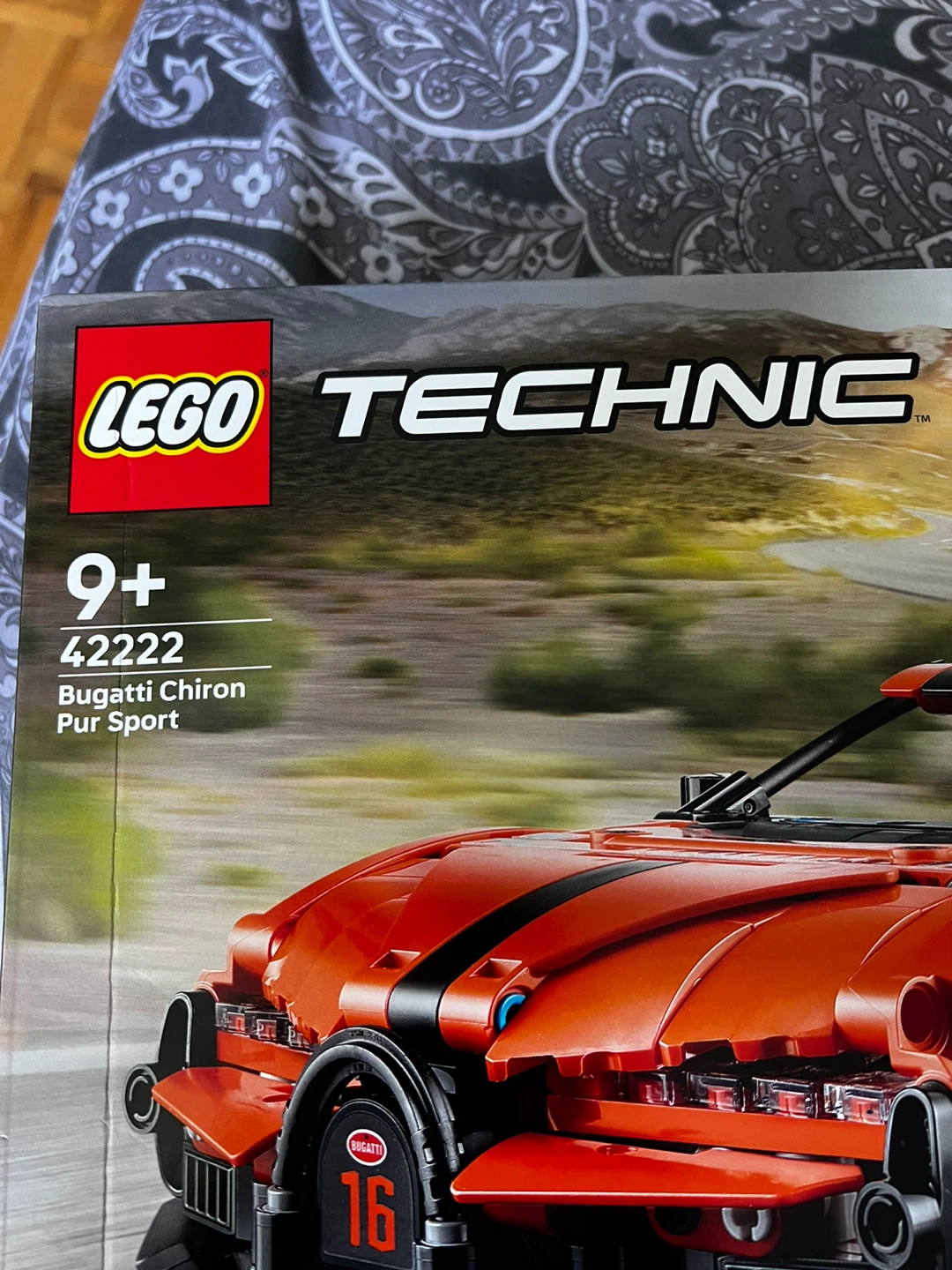 LEGO Technic Bugatti Chiron Pur Sport 42222 - photo 4