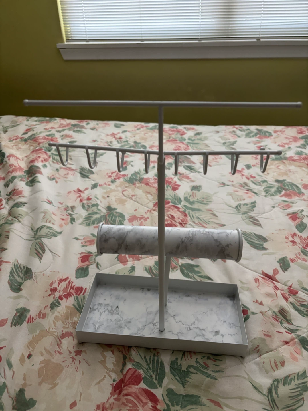 Faux White Marble Design Jewellery Stand - photo 2