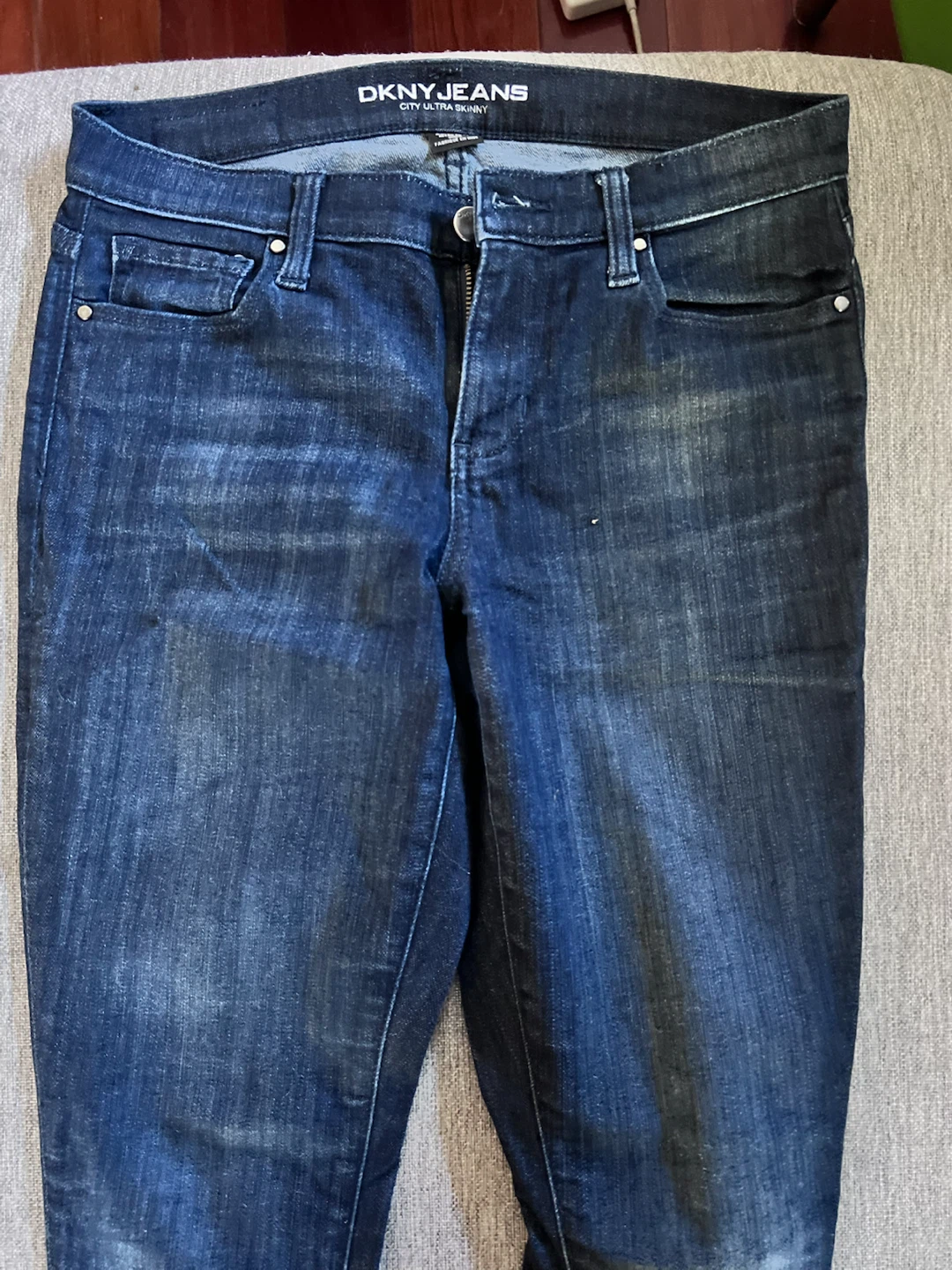 DKNY skinny jeans size 4