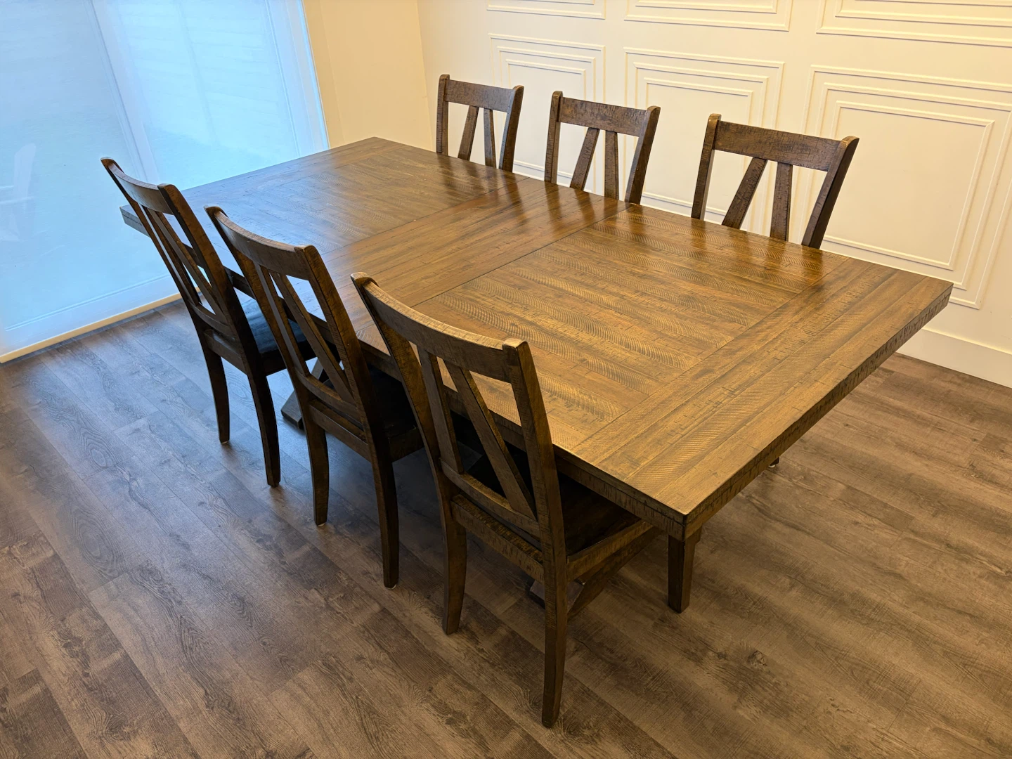 Dining table with 6 chairs for $600 - photo 2