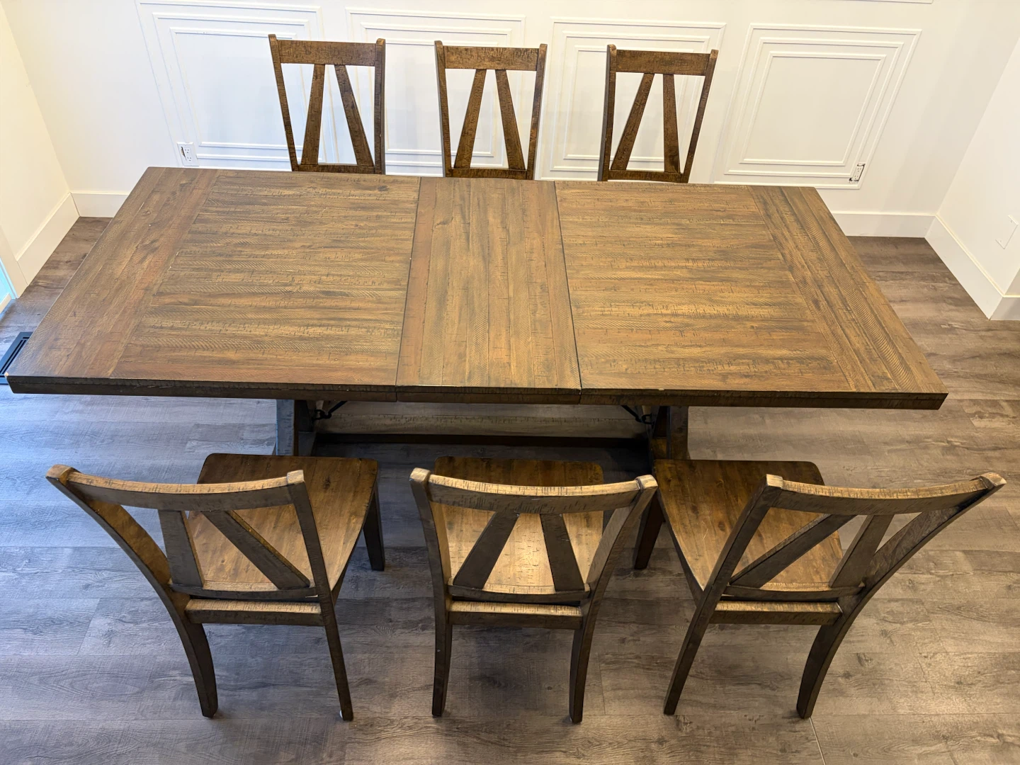 Dining table with 6 chairs for $600 - photo 5