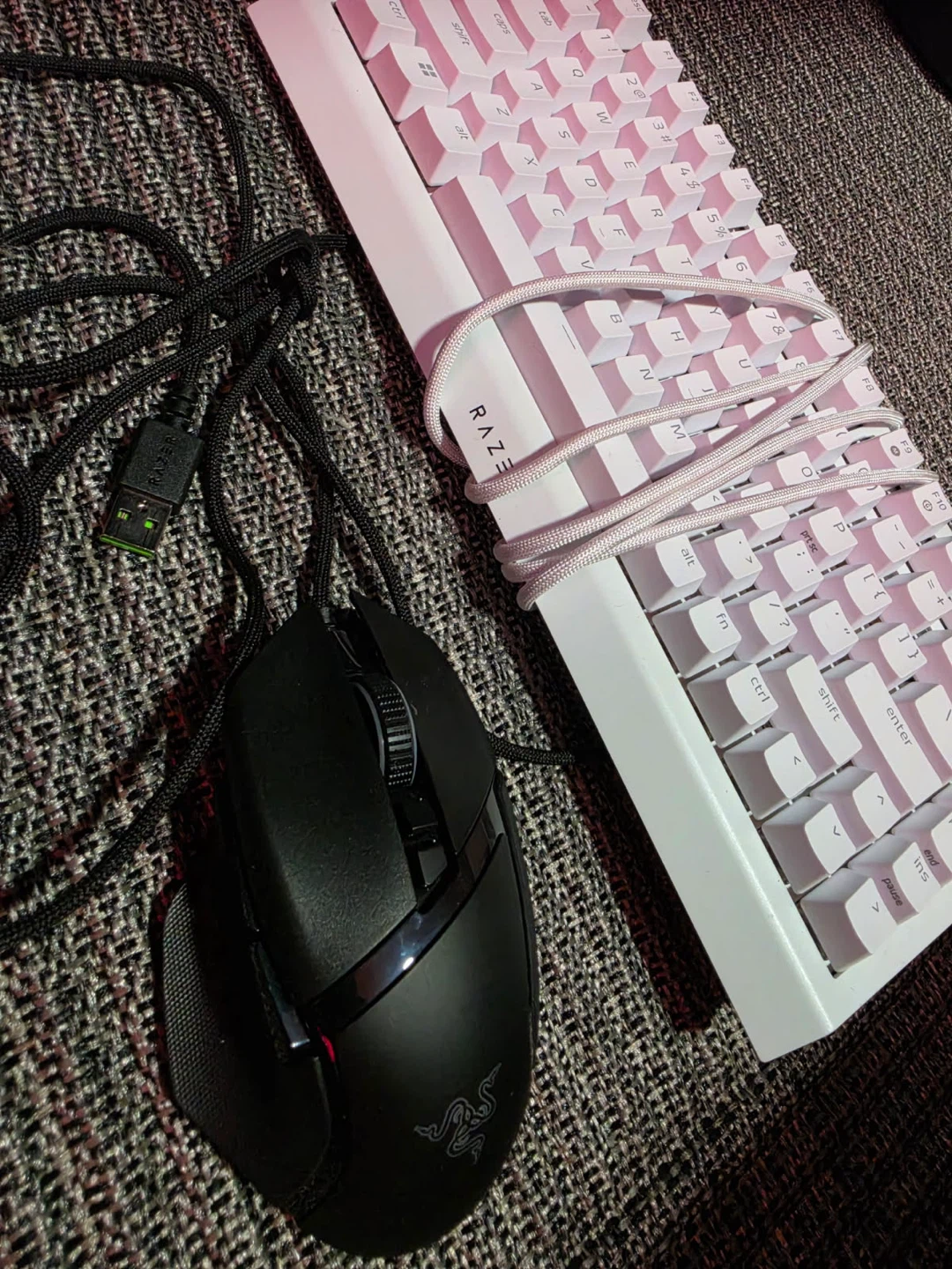 Razer Quartz Pink Mechanical Keyboard and Black Gaming Mouse