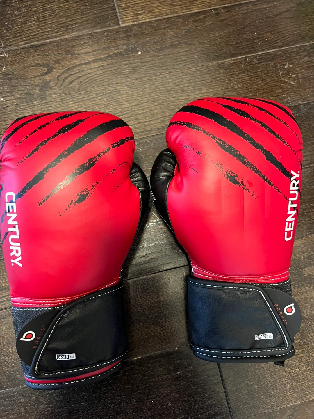 Century Brave Boxing Gloves, size 6oz