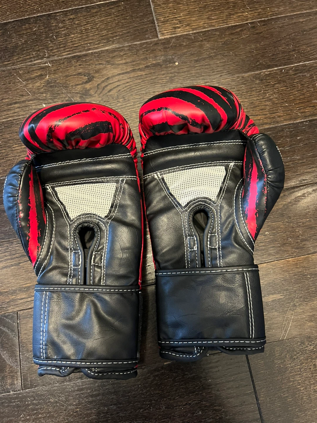 Century Brave Boxing Gloves, size 6oz - photo 2