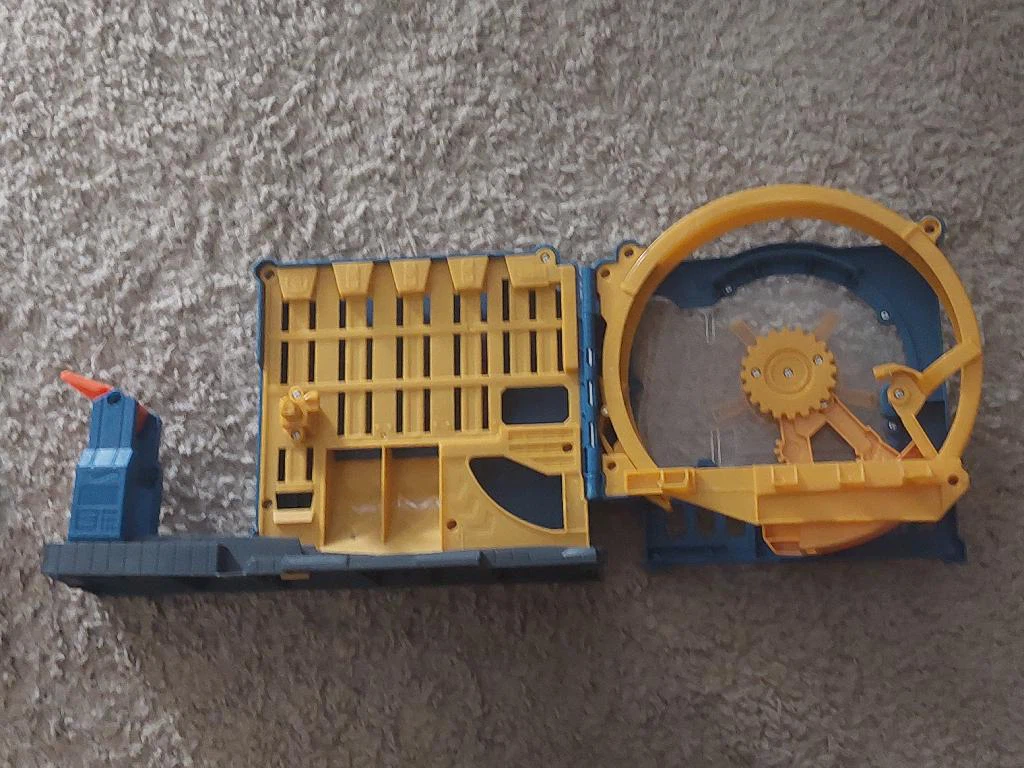 Hot Wheels City Bank Playset - photo 4