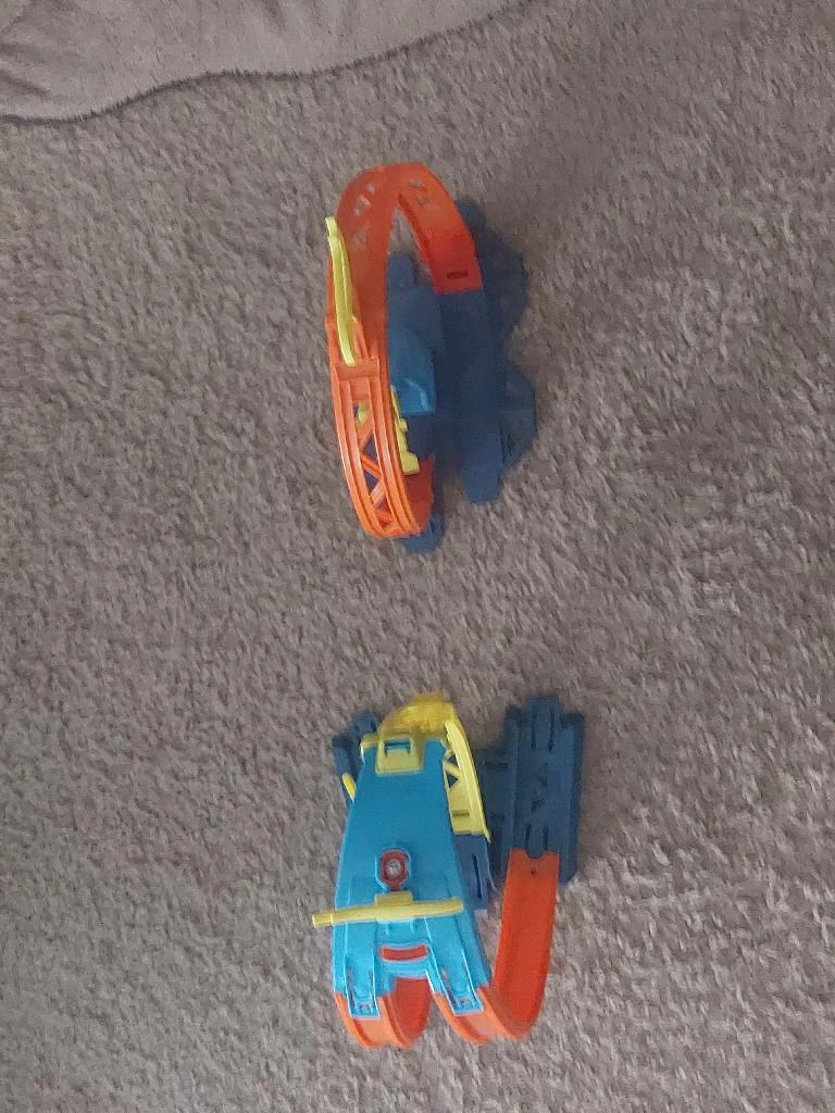 Hot Wheels Track Pieces and Stunt Set - photo 3