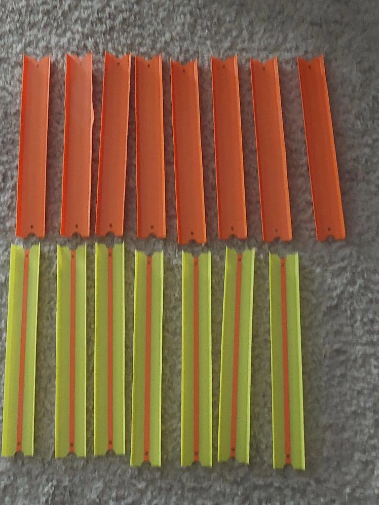 Hot Wheels Track Pieces and Stunt Set - photo 4