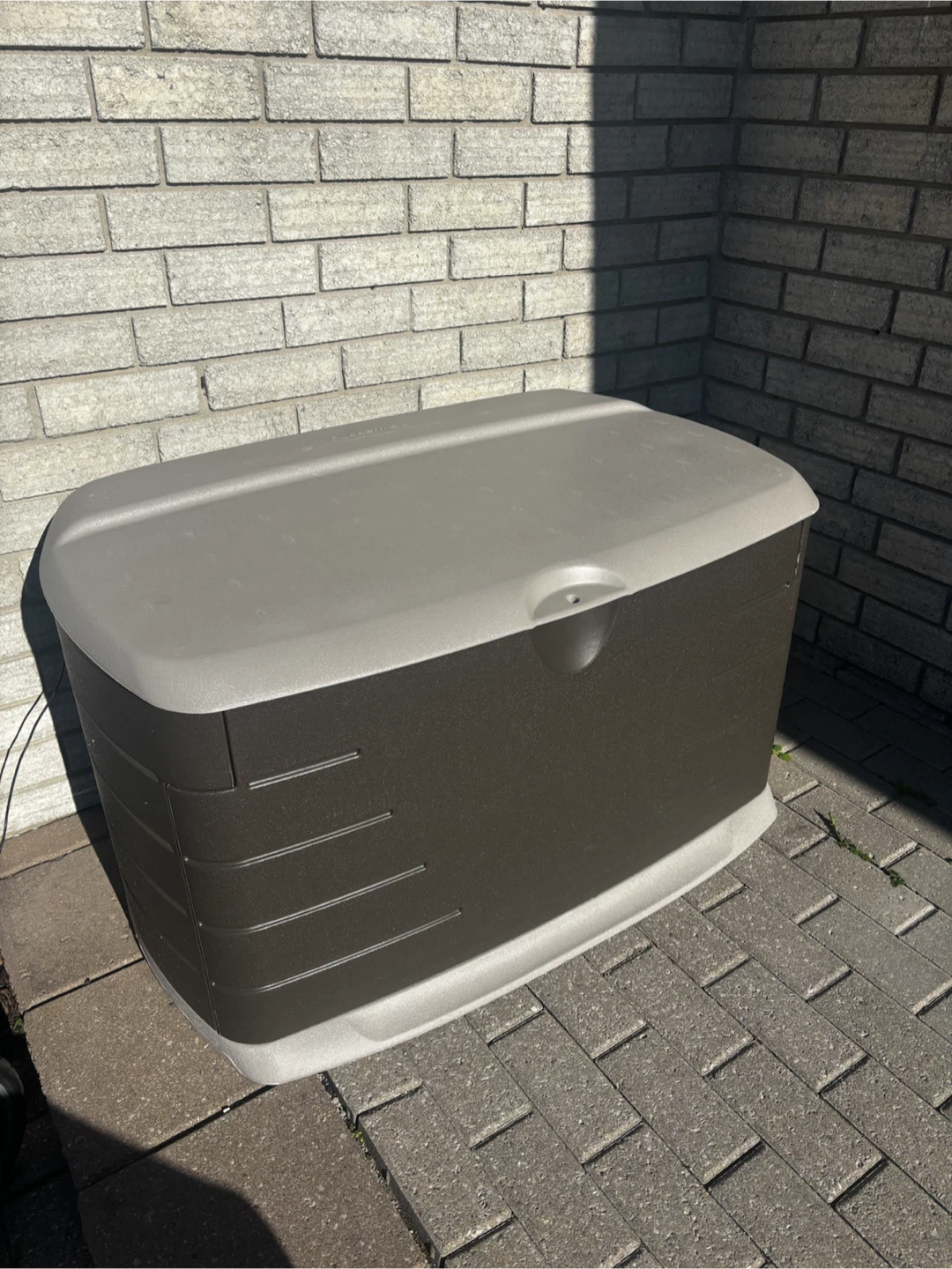Rubbermaid Outdoor Deck Box
