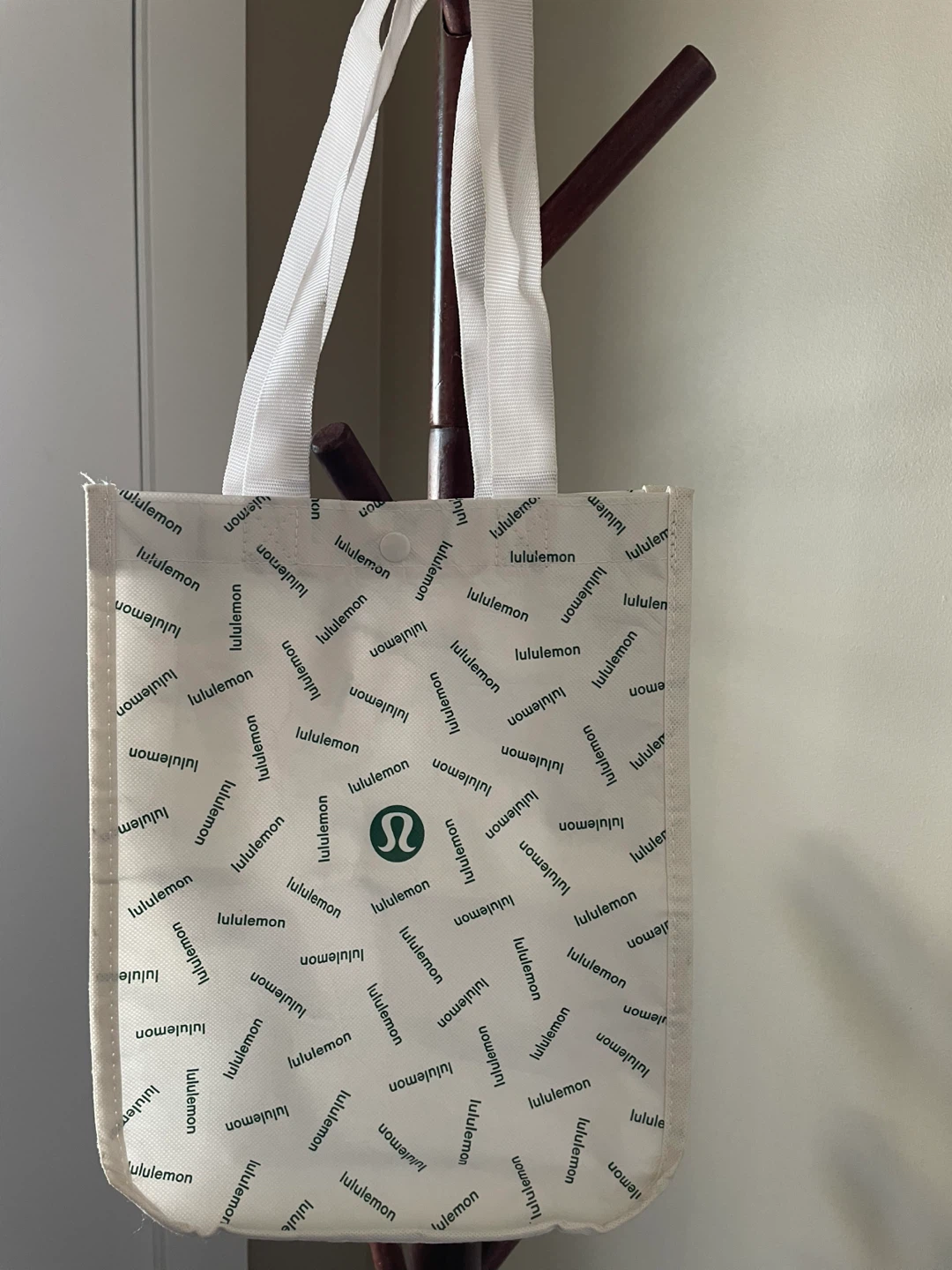 Lululemon reusable shopping tote bag