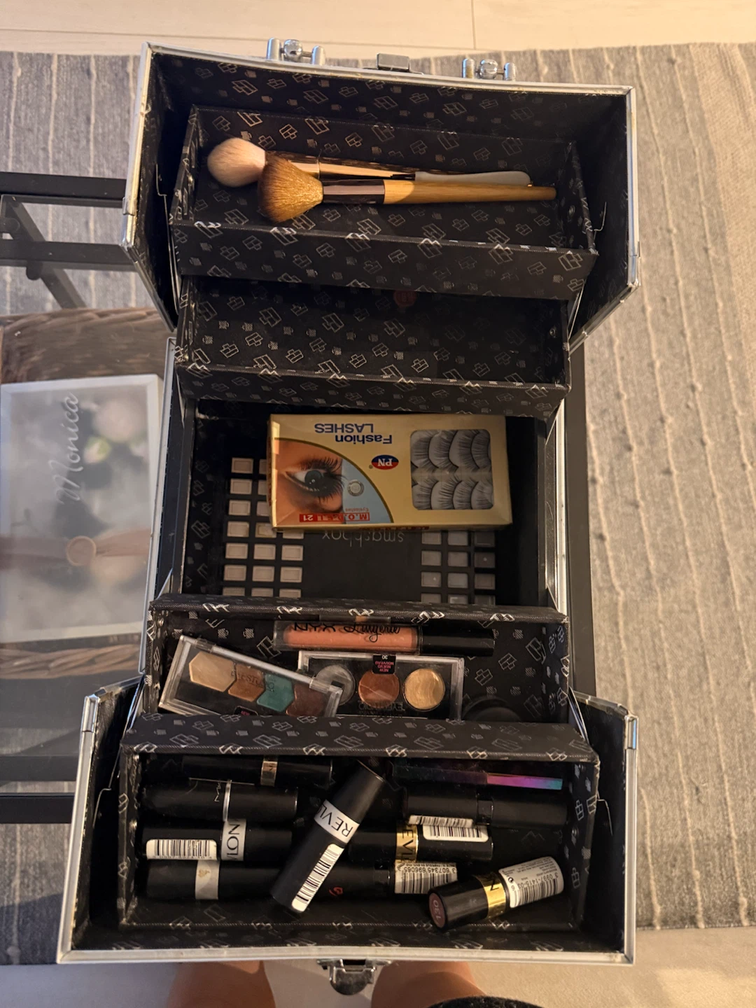 Silver makeup train case - photo 2