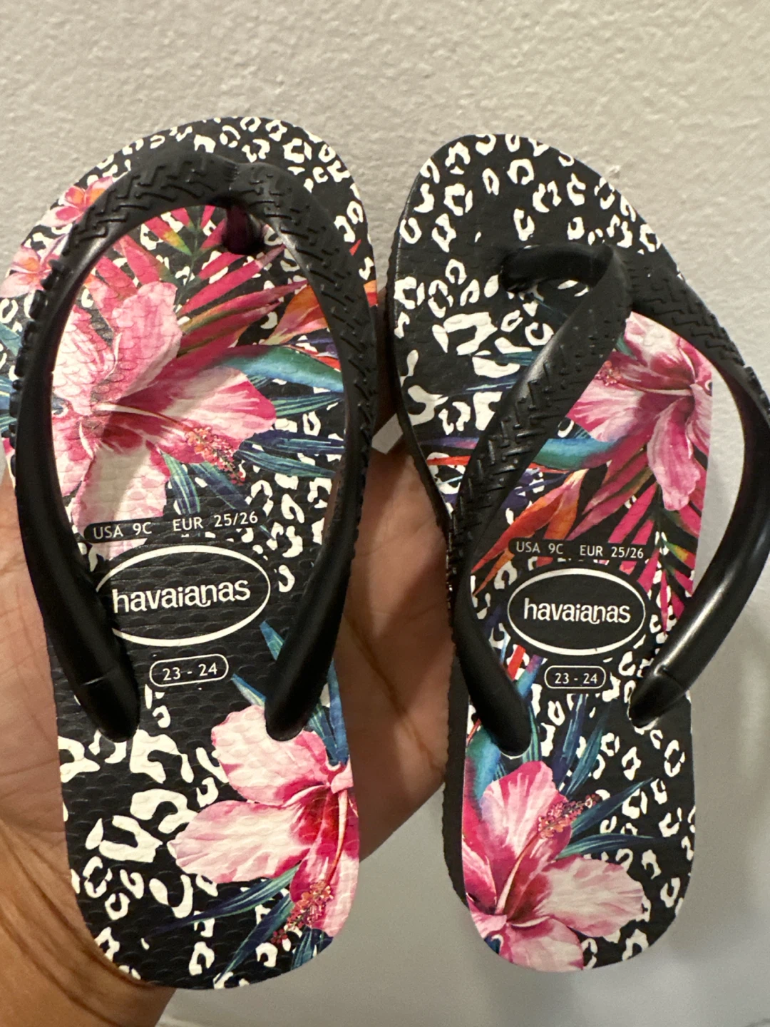 Havaianas Floral Leopard Print Flip Flops Size 9C