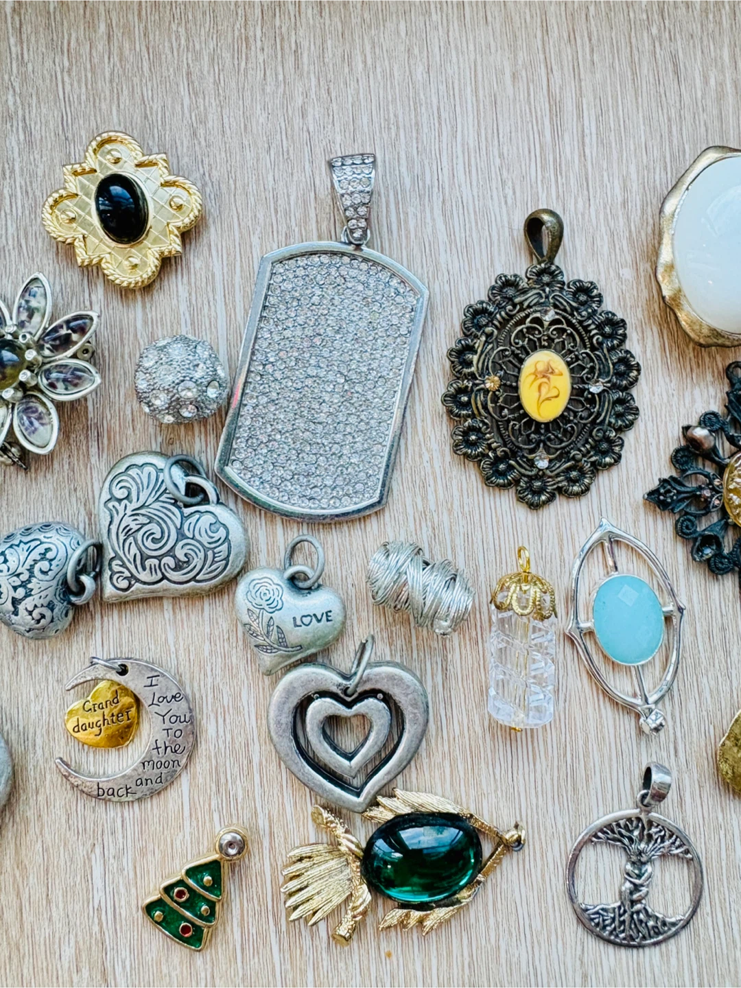 Assorted Vintage Craft Materials Trinkets - photo 5