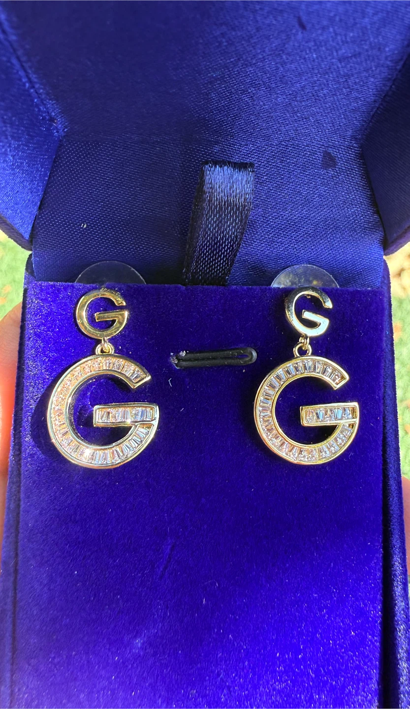 Gold-tone G initial dangle earrings - photo 3