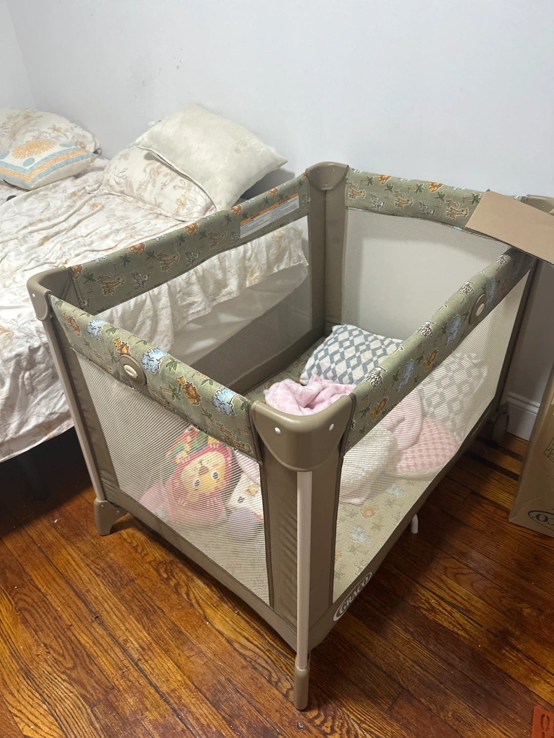 Graco Pack 'n Play Portable Playard - photo 2