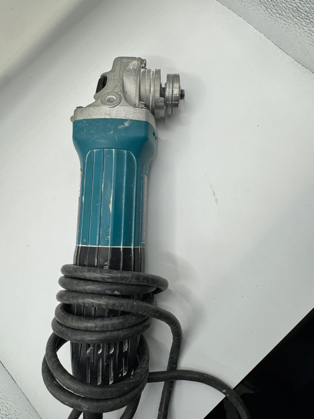 Makita GA4030 4-Inch Angle Grinder - photo 4