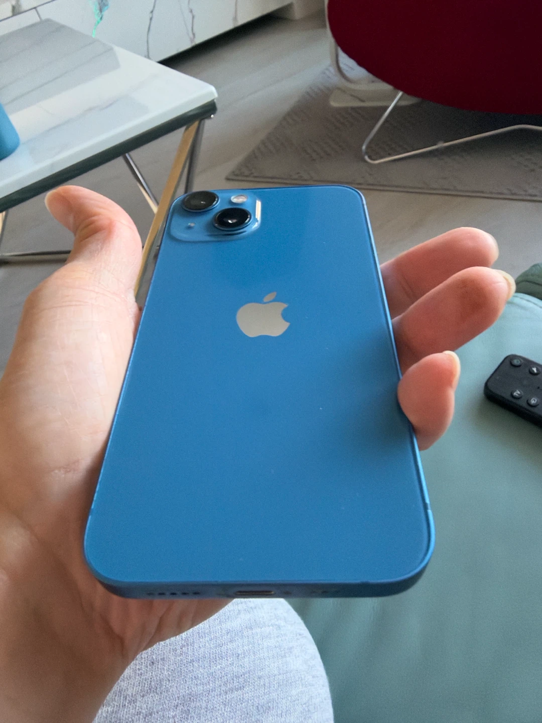 Blue iPhone 13 - photo 2