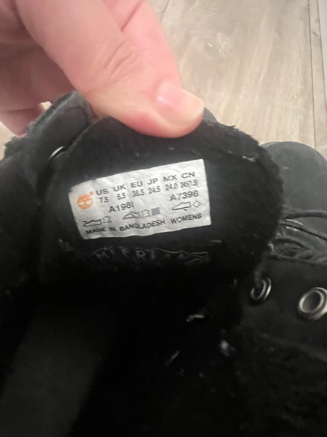 Women's Timberland Boots Black Size 7.5 - photo 2