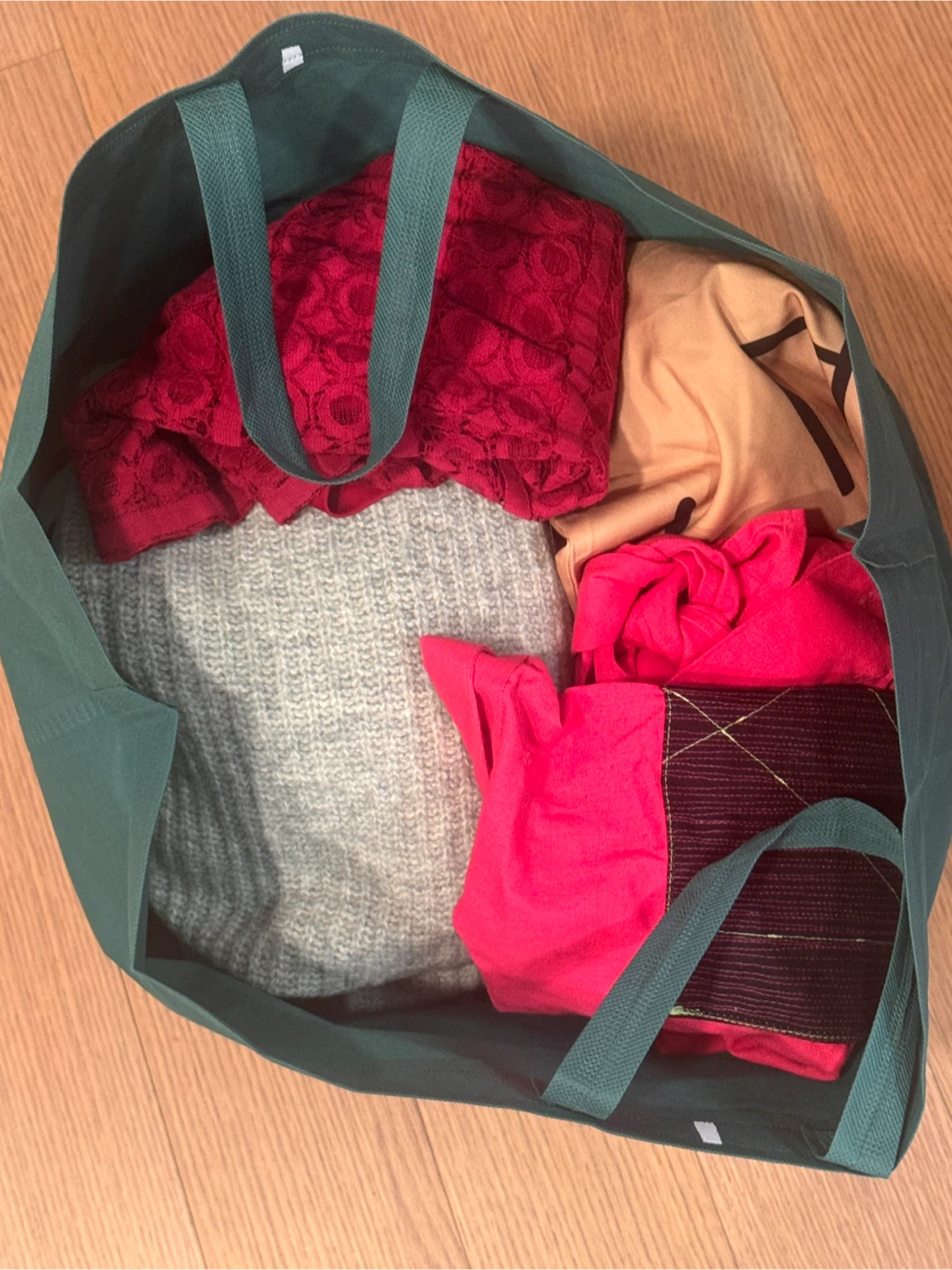 Women’s Clothing Bundle (S-M)