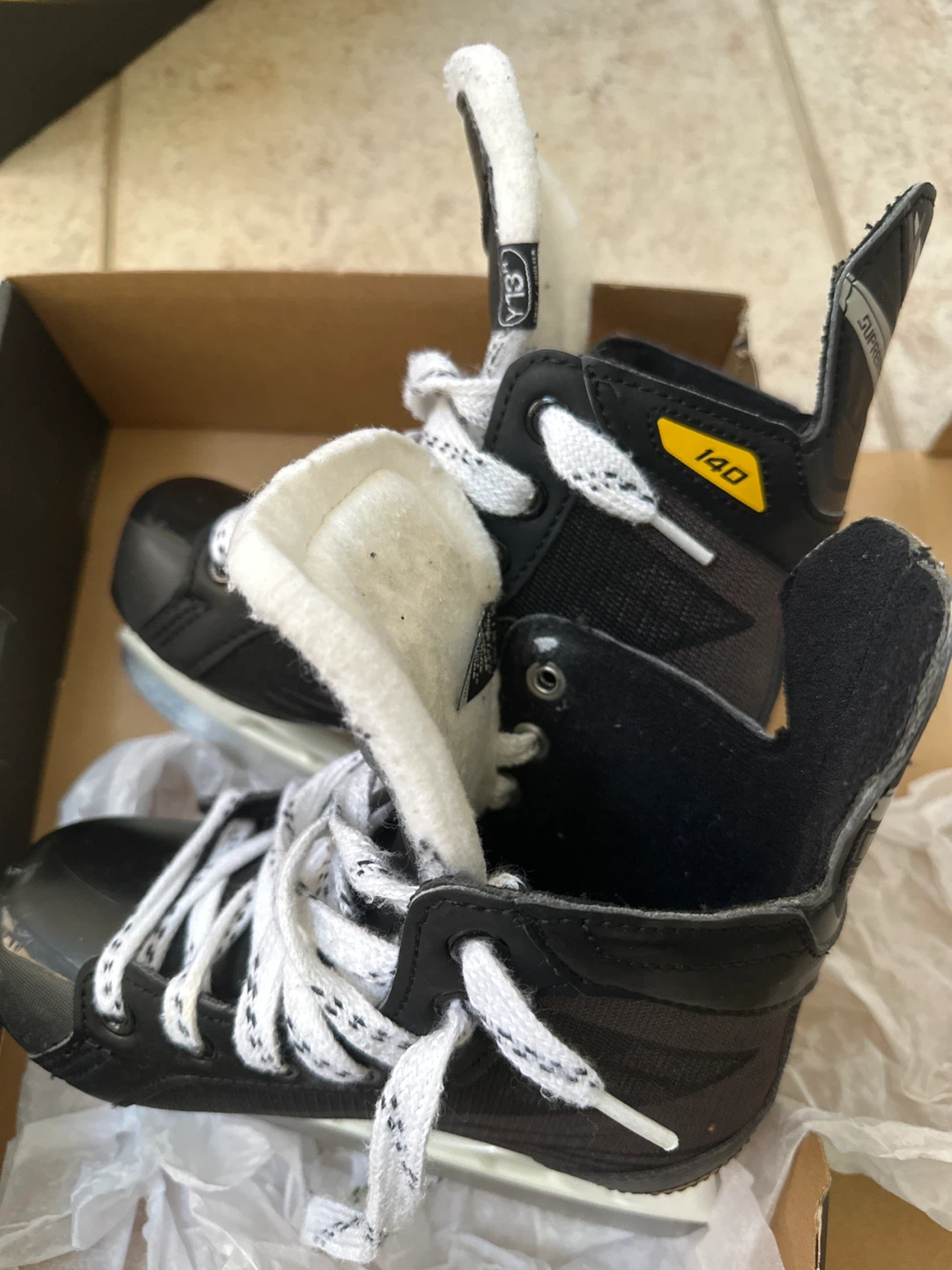 Bauer Supreme 140 Youth Skates Size YTH 13.0