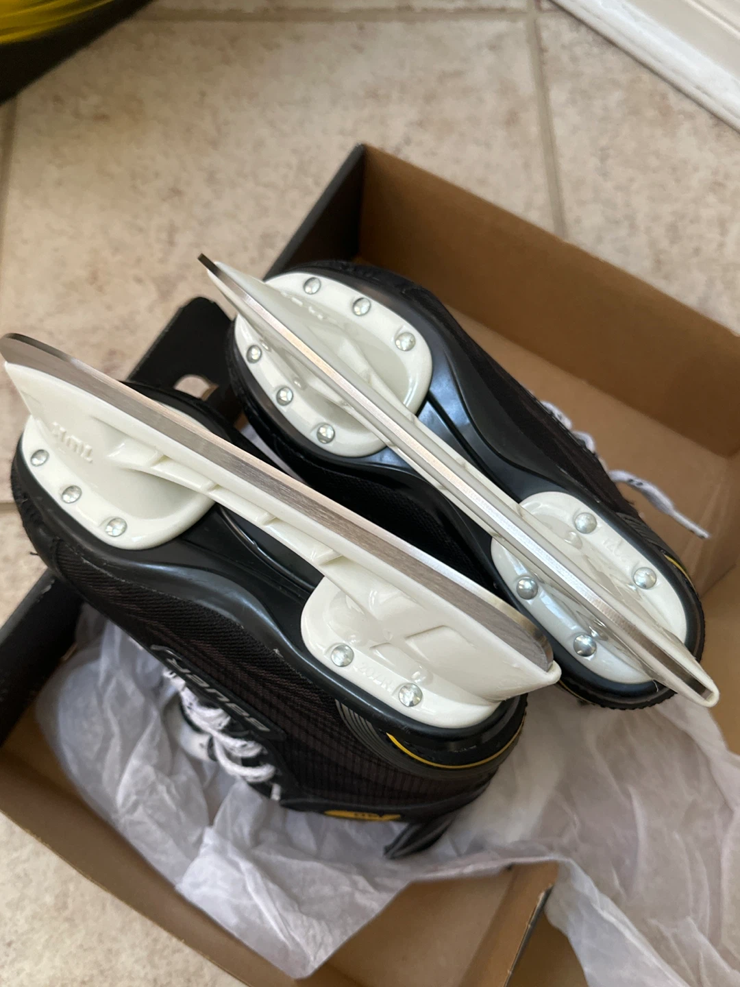 Bauer Supreme 140 Youth Skates Size YTH 13.0 - photo 2