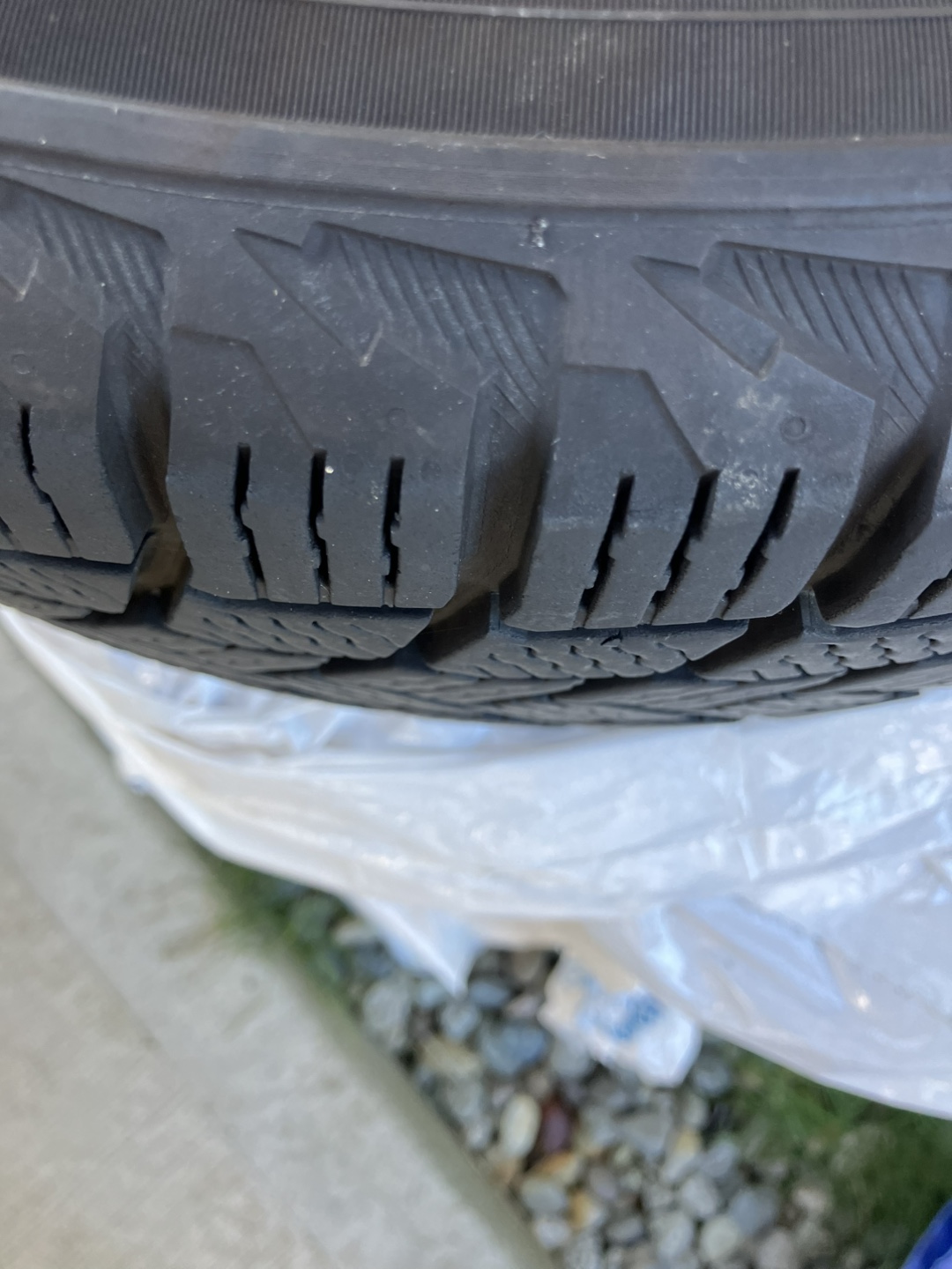 Michelin 185/65 R 15 Winter Tire - photo 2