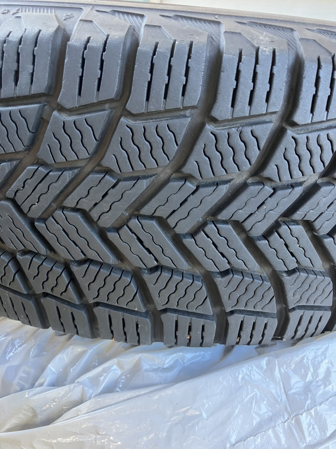 Michelin 185/65 R 15 Winter Tire - photo 3