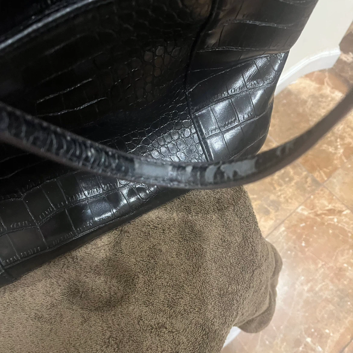 Anne Klein black croc-embossed tote bag - photo 4