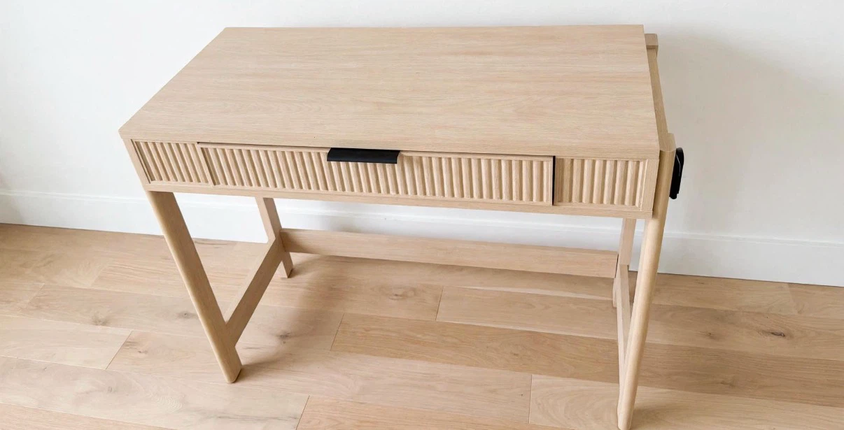 Light Wood Fluted Detail Desk